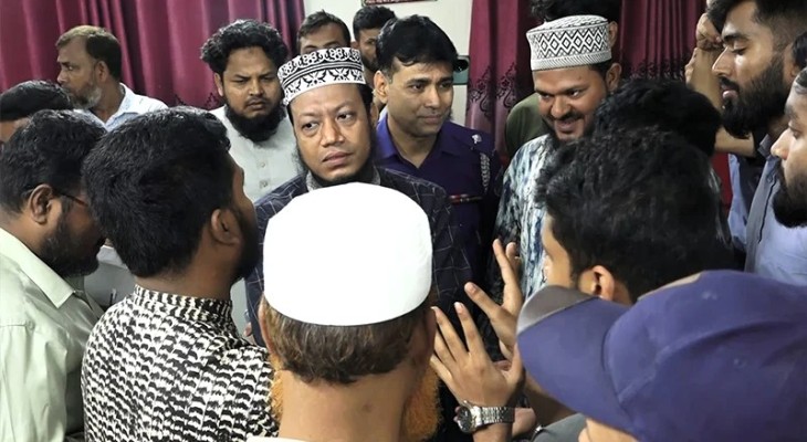 ছাত্রদলের বিরুদ্ধে এমপি আমির হামজাকে অবরুদ্ধের চেষ্টার অভিযোগ